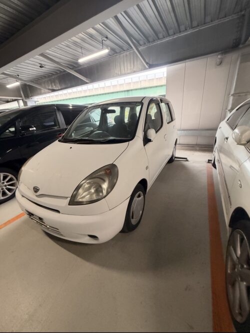 Toyota FunCargo 2001 - Imagen 2