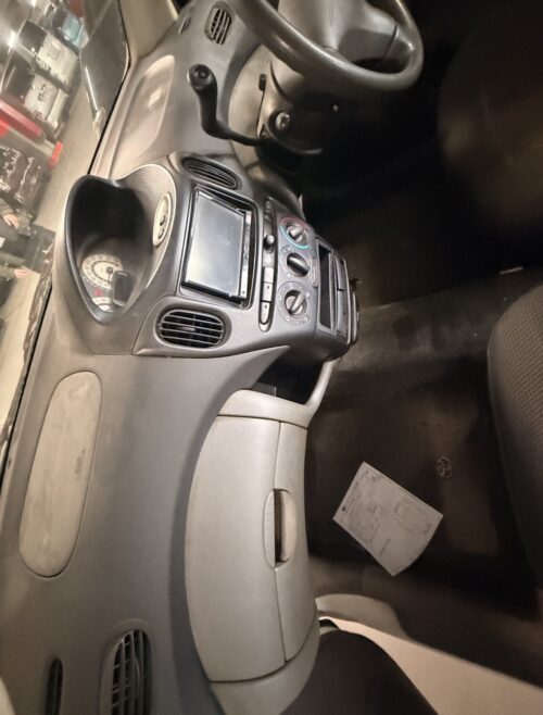 Toyota FunCargo 2001 - Imagen 8