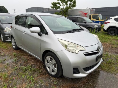 Toyota Ractis 2014