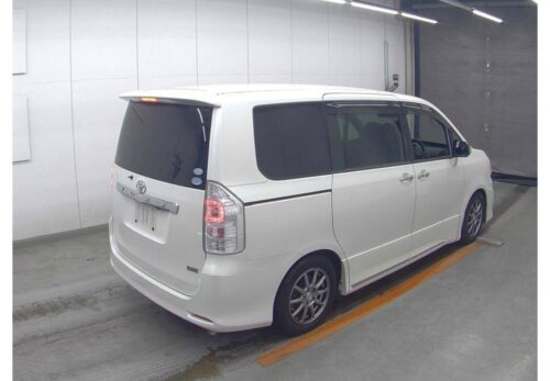 Toyota Voxy ZS 2012 - Imagen 3