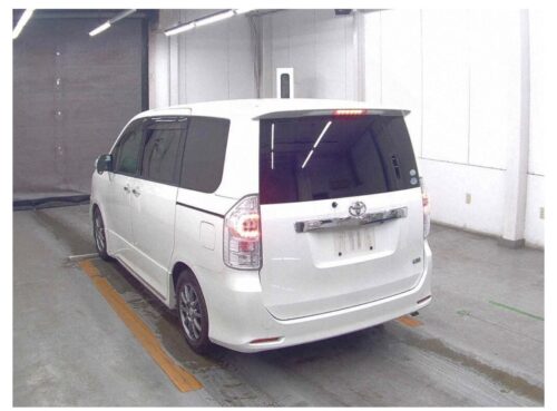Toyota Voxy ZS 2012 - Imagen 4