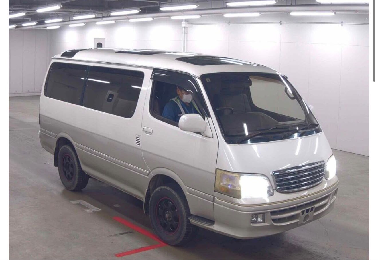 WhatsApp Image 2026-07-02 at 14.43.45 (1) Toyota Hiace Super Custom 1999 (Diesel) - Imagen 1