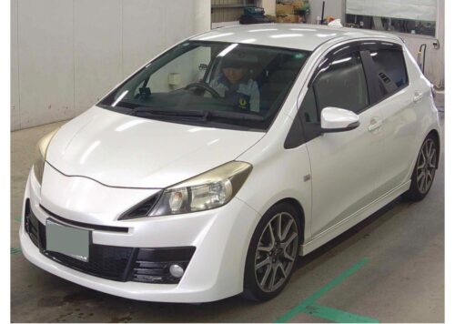 Toyota Vitz RS GS 2012 - Imagen 2