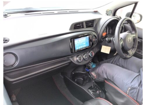 Toyota Vitz RS GS 2012 - Imagen 5
