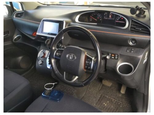 Toyota Sienta G - Imagen 5