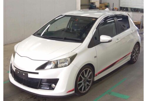 Toyota Vitz RS GS 2012 - Imagen 2