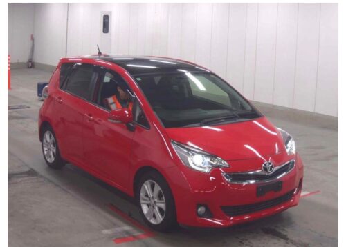 Toyota Ractis 2015