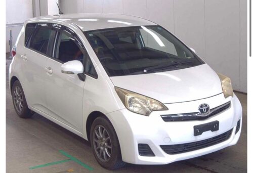 Toyota Ractis 2010