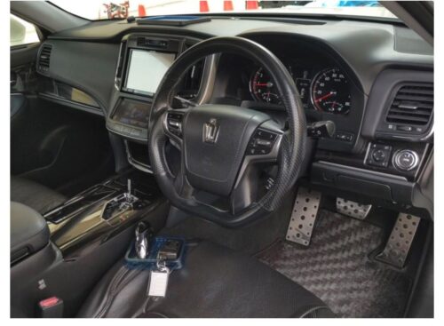 Toyota Crown Athlete-T 2015 - Imagen 4