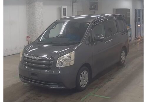 Toyota Noah 2010 - Imagen 2