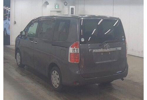 Toyota Noah 2010 - Imagen 3