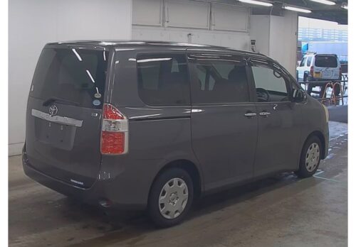 Toyota Noah 2010 - Imagen 4