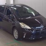 Toyota Prius Alpha 2011