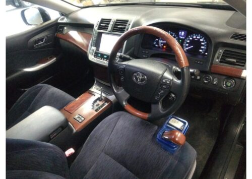 Toyota Crown Majesta 2013 - Imagen 5