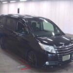 Toyota Noah 2015