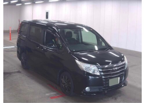 Toyota Noah 2015