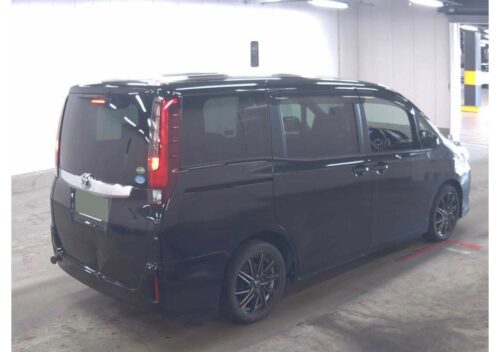 Toyota Noah 2015 - Imagen 4