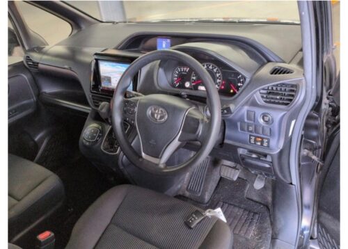 Toyota Noah 2015 - Imagen 5