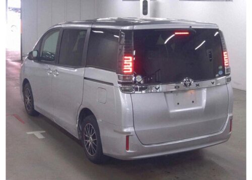 Toyota Voxy X 2017 - Imagen 3