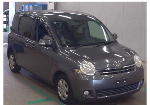 Toyota Sienta 2010