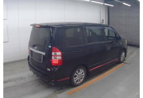 Toyota Noah Si GS 2011 - Imagen 3