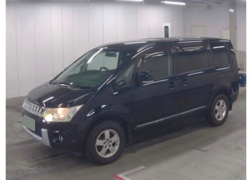 Mitsubishi Delica D5 2011
