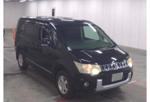 Mitsubishi Delica D5 2011 - Imagen 2