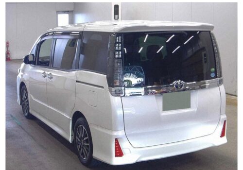 Toyota Voxy ZS Kirameki II 2016 - Imagen 3