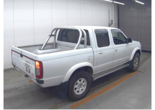 Nissan Datsun Pick Up 4D 4WD AX Limited 2000 - Imagen 4