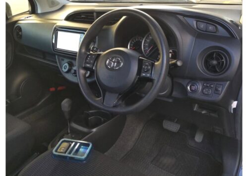 Toyota Vitz 5D F 2017 - Imagen 5
