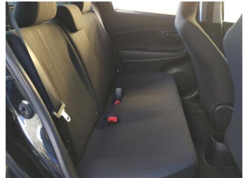 Toyota Vitz 5D F 2017 - Imagen 6