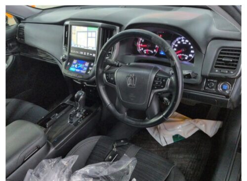 Toyota Crown 4D Athlete S 2016 - Imagen 5