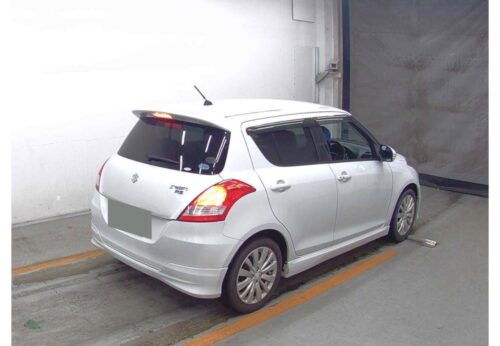 Suzuki Swift 5D RS 2013 - Imagen 3