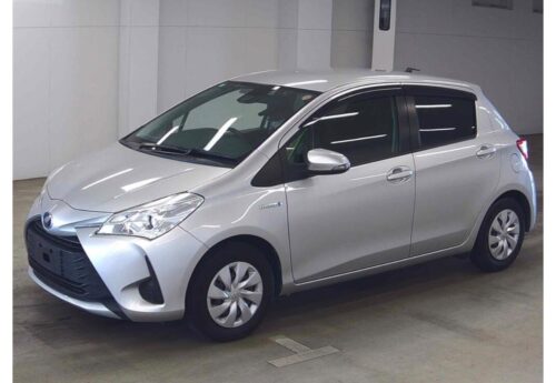 Toyota New Vitz 5D Hybrid F 2017 - Imagen 2