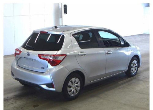 Toyota New Vitz 5D Hybrid F 2017 - Imagen 3
