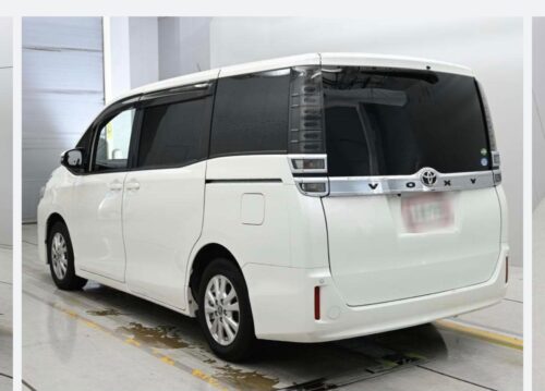 Toyota Voxy V 2017 - Imagen 3