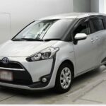 Toyota Sienta Hybrid G 2015
