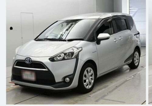Toyota Sienta Hybrid G 2015