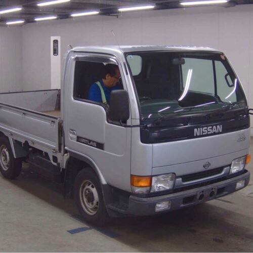 Nissan Atlas Truck 2D 4WD 1995