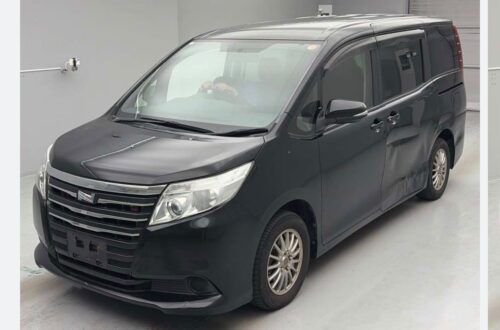 Toyota Noah X 2016