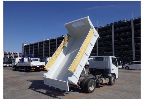 Mitsubishi Fuso Canter 2D Dump (Volquete / Tumba) 2015 - Imagen 3