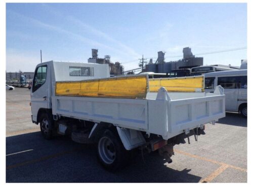 Mitsubishi Fuso Canter 2D Dump (Volquete / Tumba) 2015 - Imagen 4