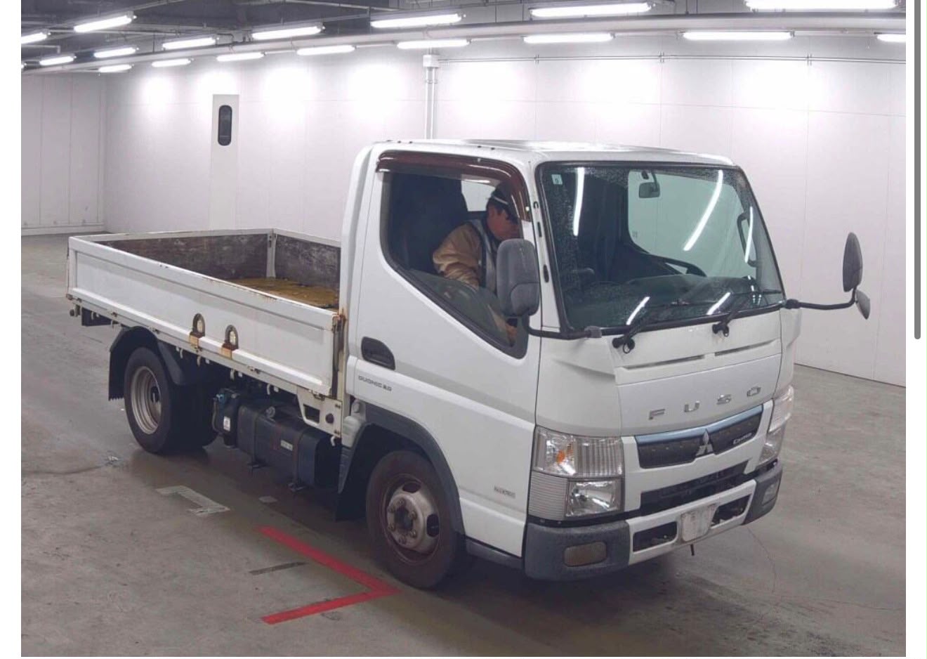 WhatsApp Image 2026-09-16 at 12.39.52 (1) Mitsubishi Fuso Canter 2D 2017 - Imagen 1