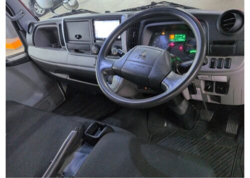 Mitsubishi Fuso Canter 2D 2017 - Imagen 6