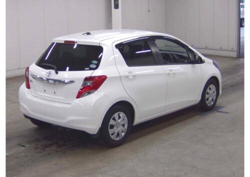 Toyota Vitz 5D F 2015 - Imagen 3