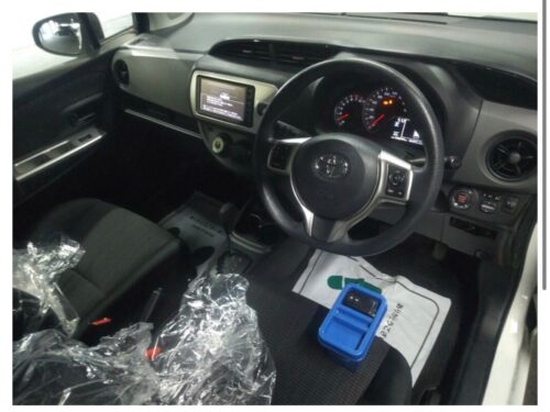 Toyota Vitz 5D F 2015 - Imagen 5