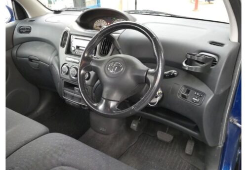 Toyota FunCargo G Pair Bench Version 2004 - Imagen 5