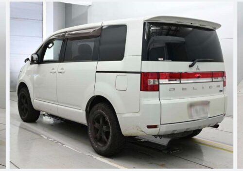 Mitsubishi Delica D5 D Power Package 4WD 2013 - Imagen 4