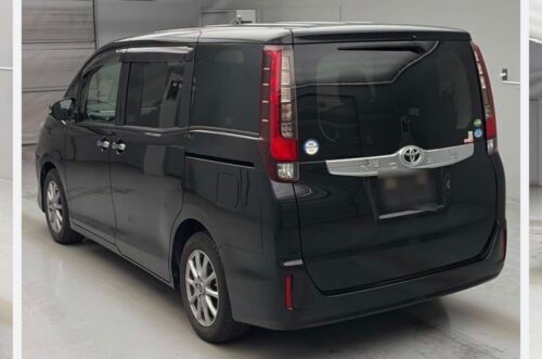 Toyota Noah X Delight Plus 2015 (Negro) - Imagen 3