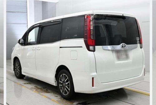 Toyota Noah X Delight Plus 2015 (Blanco) - Imagen 4